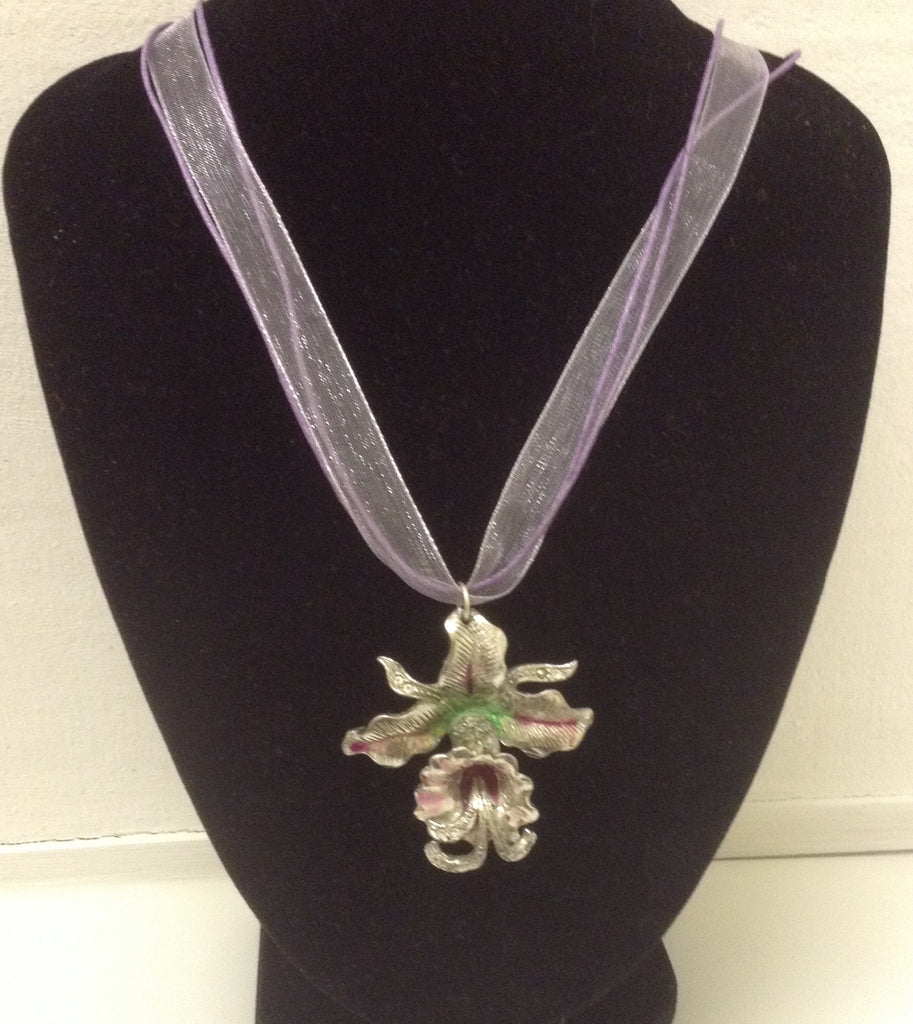 Vintage flower pendant